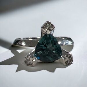 925 Sterling Silver Trillion Cut Teal Green Gemstone 3 Prong Ring Size 6.5